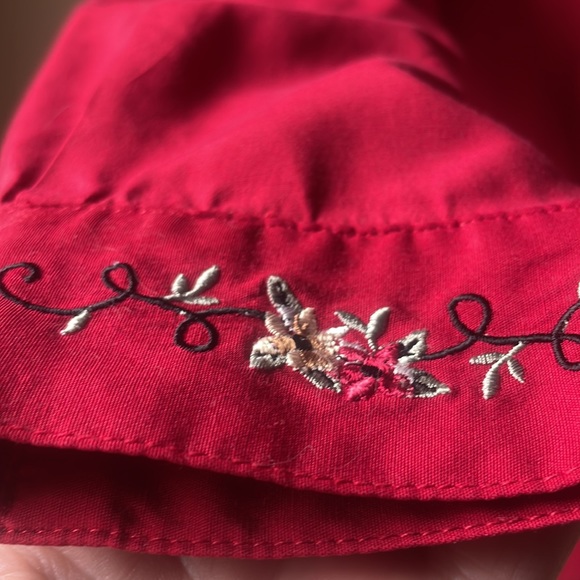Vintage Jantzen red long sleeve button down shirt with embroidered detail - Picture 4 of 6